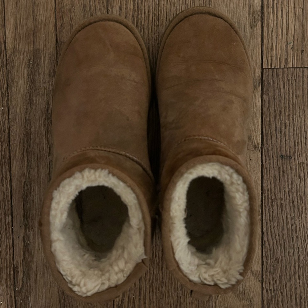 UGG Classic Mini II